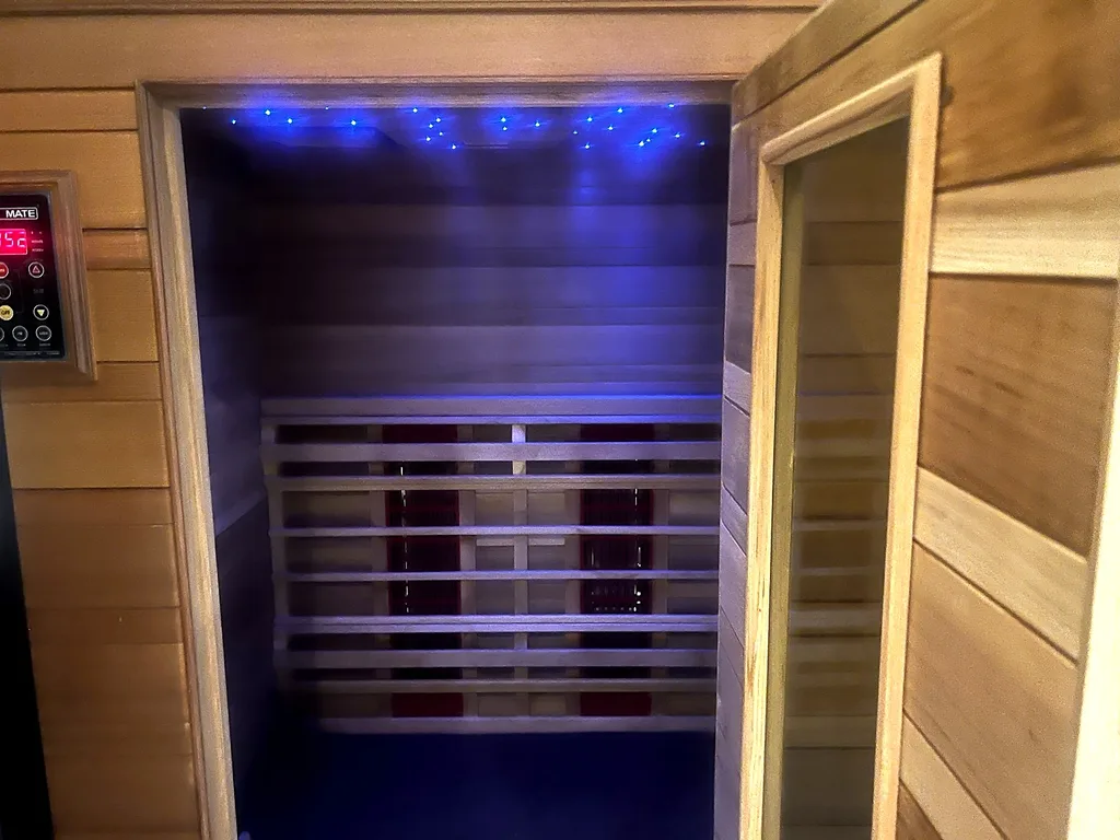 Sauna infrarouge en cèdre — Le Mirage Spa Aussonne